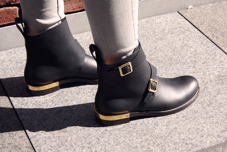 Chloe biker black leather boots gold details