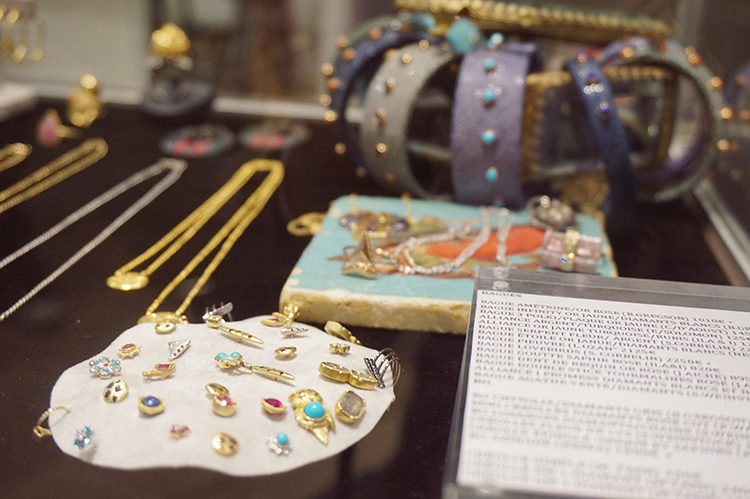 Flashtrip to Paris  Bali Buddha