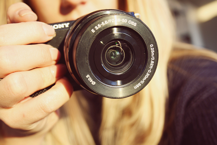 Sony a500 and sony DSCQX10 camera 