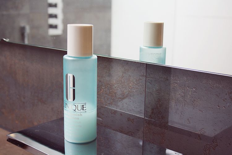 Kissable Valentine lips, without makeup or surgery