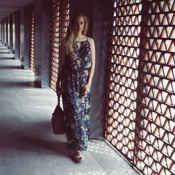 Ize Hotel seminyak fashion blogger bali