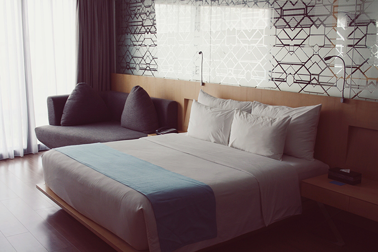 Ize Hotel seminyak fashion blogger bali