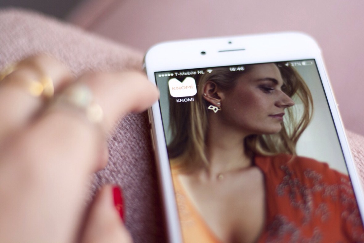 KNOMI app Online store Fashion blogger