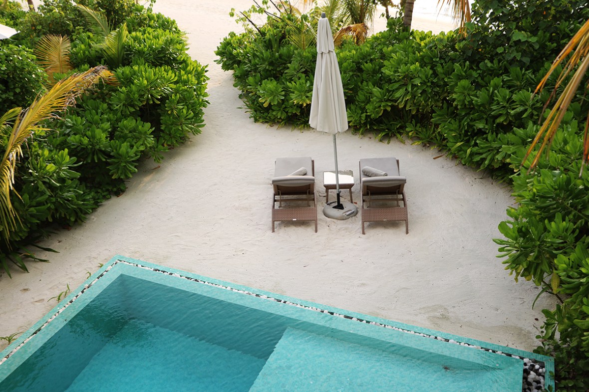 Fashion blogger Maldives Kandolhu Island review