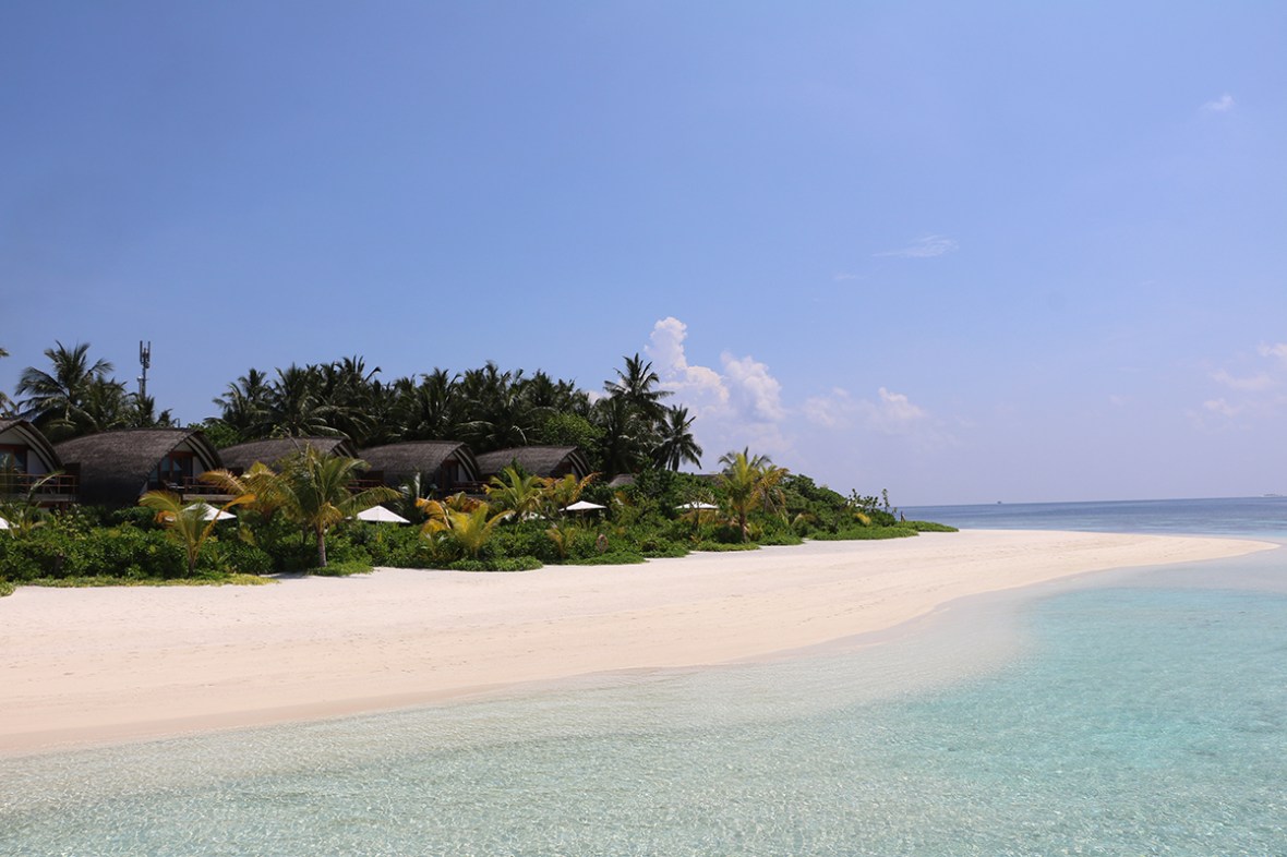 Fashion blogger Maldives Kandolhu Island review