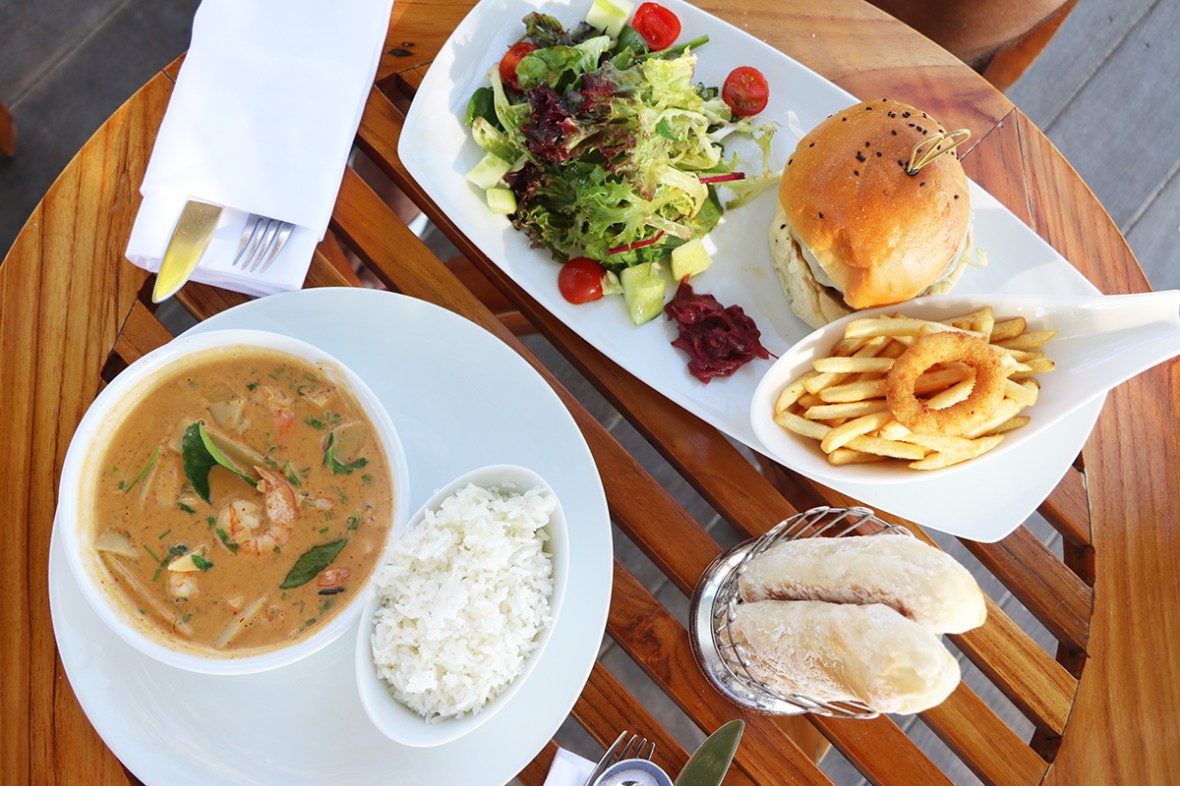 Fashion blogger Food Review Conrad Rangali island MaldiveS