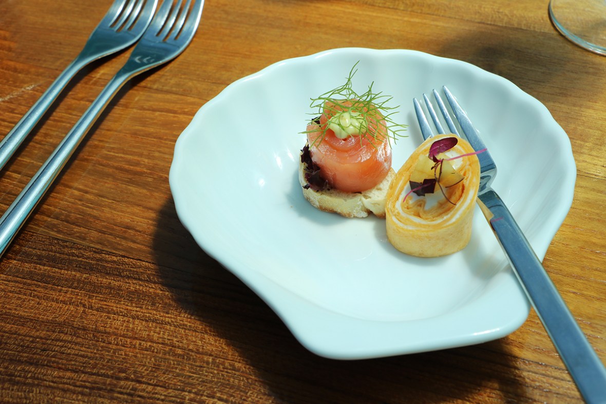 Fashion blogger Ithaa COnrad Rangali Maldives Under water restaurant