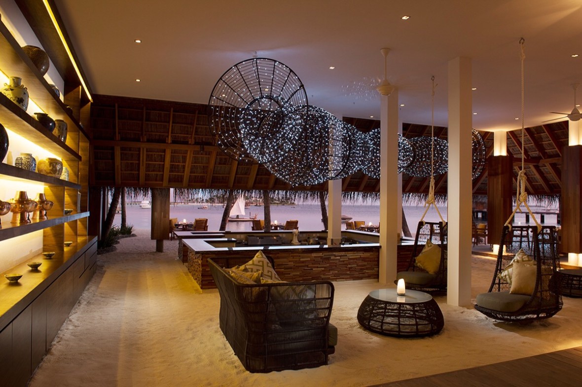 Fashion blogger Food Review Conrad Rangali island MaldivesLR