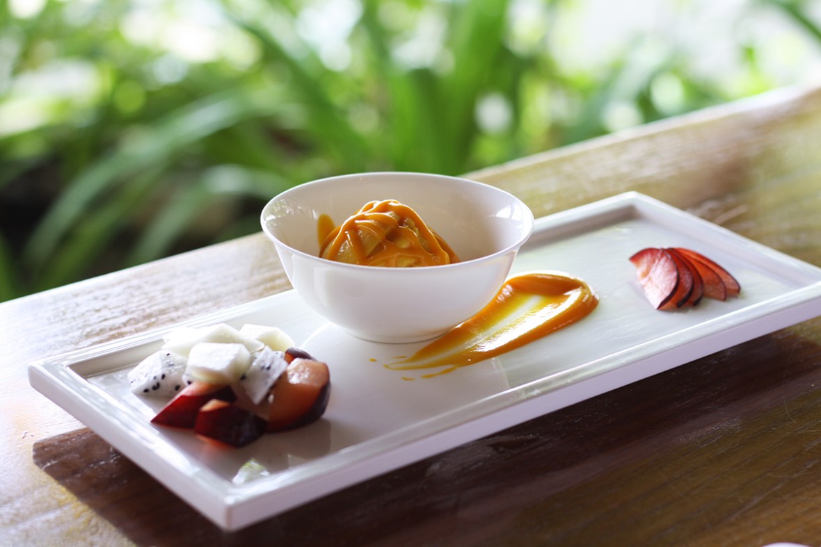 Fashion blogger Food Review Conrad Rangali island Maldives