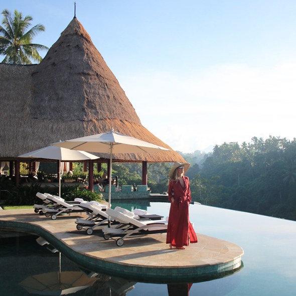Fashion blogger photoshoot outfit SWF Boutique geoflora Jewelry Viceroy hotel Bali Ubud