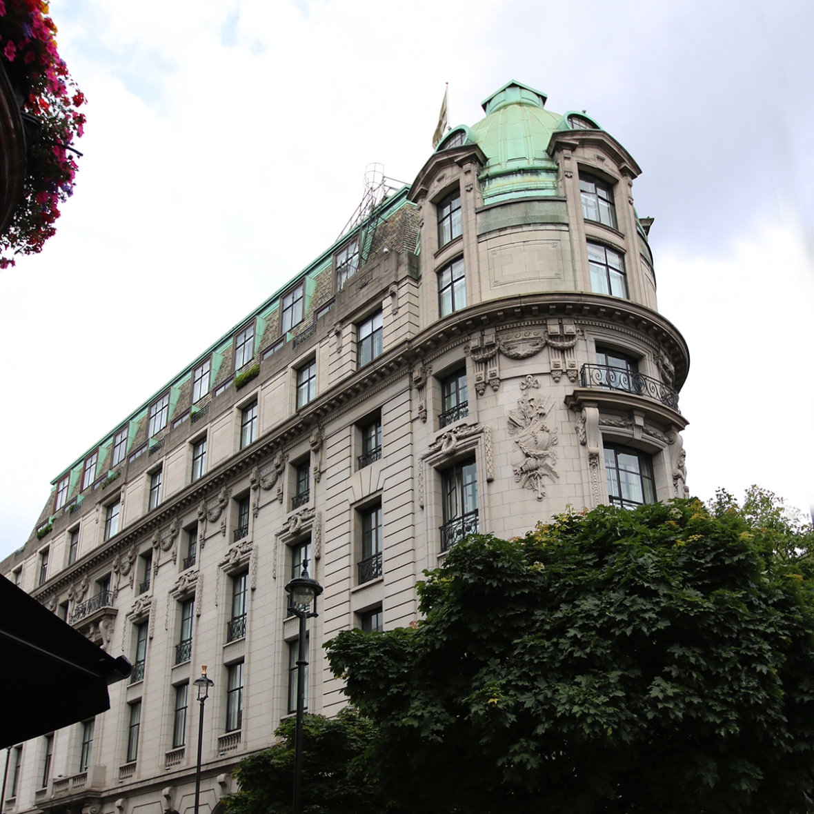Fashion blogger Review Hotel London One Aldwych Covent Garden