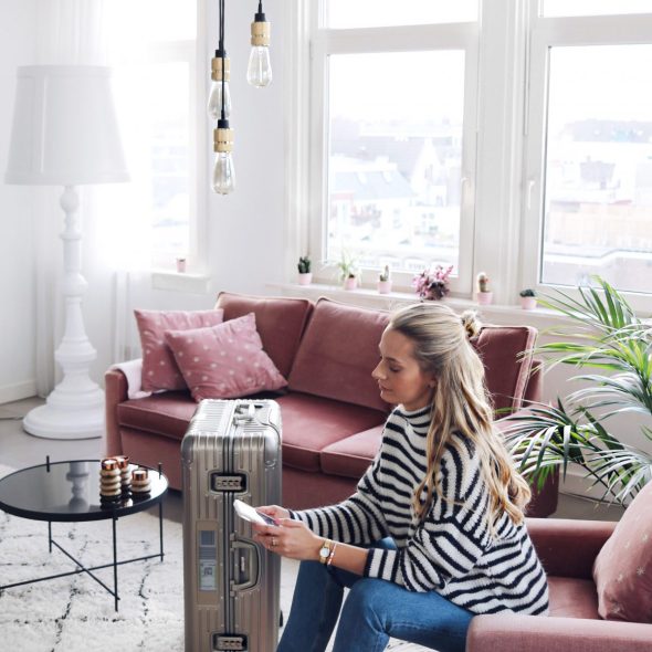 Rimowa Electronic Tag review Fashion travel Blogger