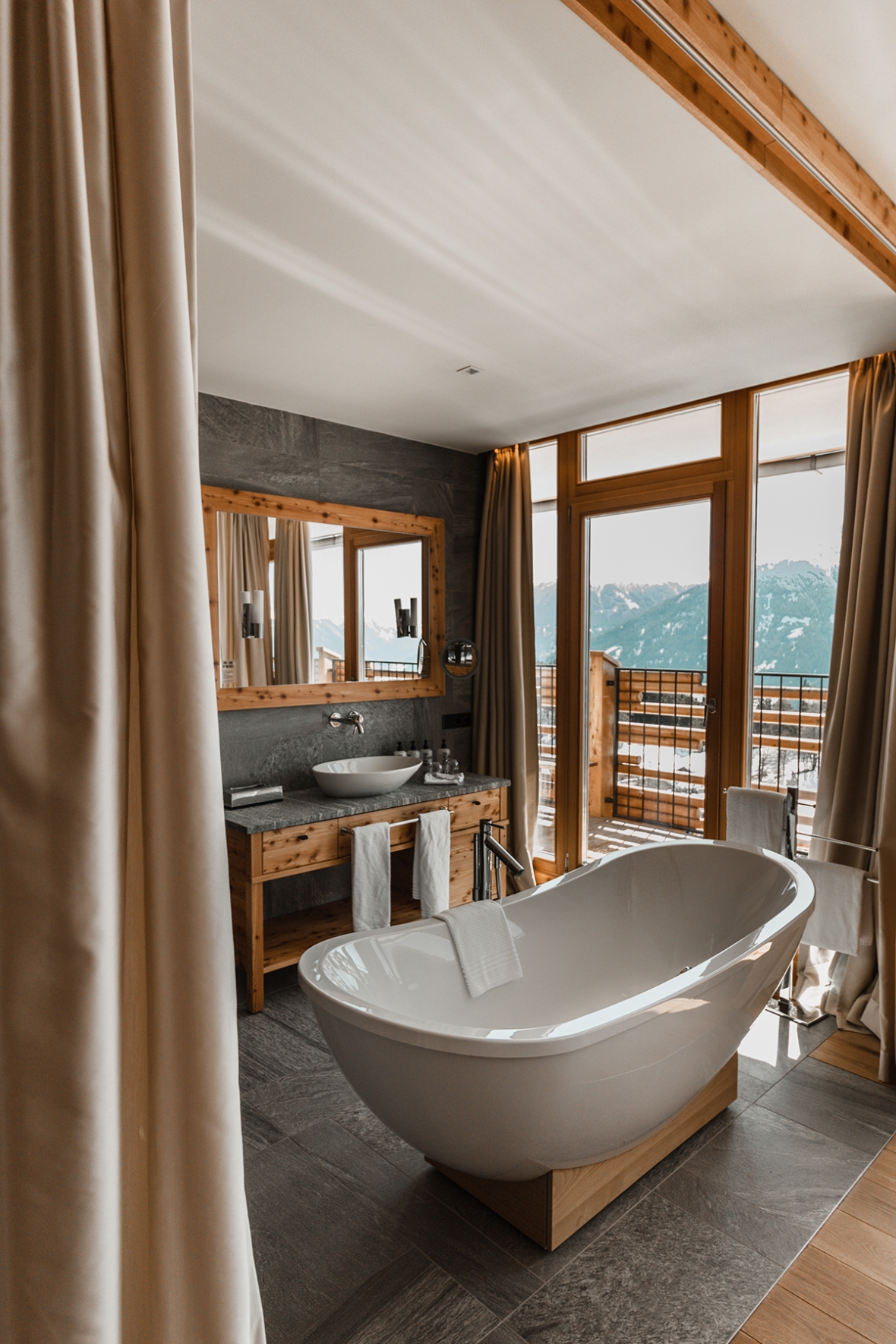 Merel van Poorten Blogger Review Nidum Hotel Austria