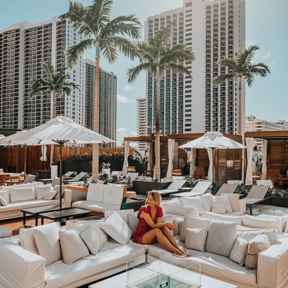 Review the new Alohilani resort in Waikiki