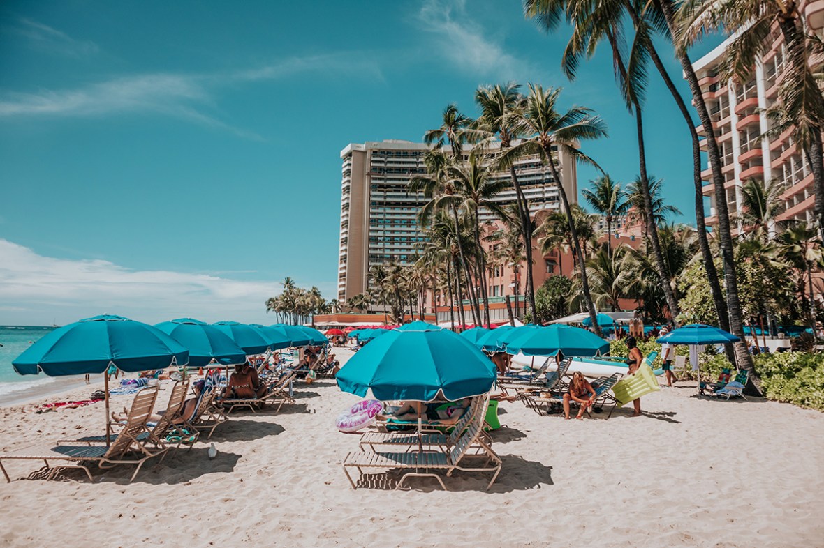 Review Outrigger Resort Waikiki Voyager 47 lounge Merel