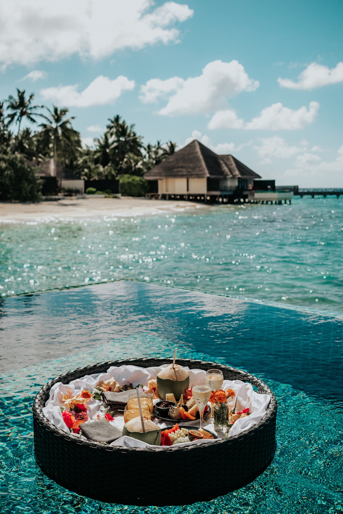 Review Outrigger Konotta Maldives Overwatervilla Floating Breakfast