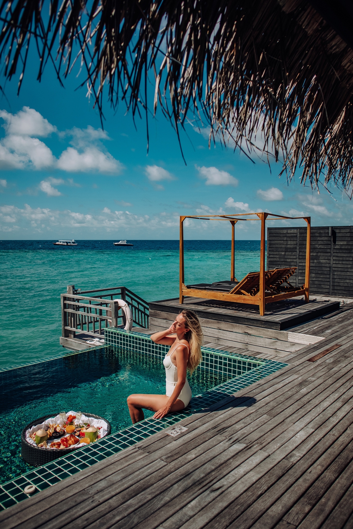 Review Outrigger Konotta Maldives Overwatervilla Floating Breakfast